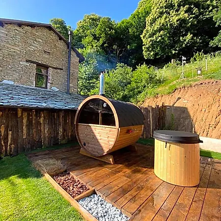 Iduevagamondi Immerso Nel Bosco Tra Le Montagne Con Area Benessere Extra Couette-café 3*